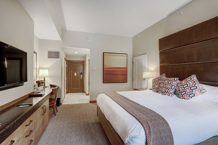 Room 15 of 163
