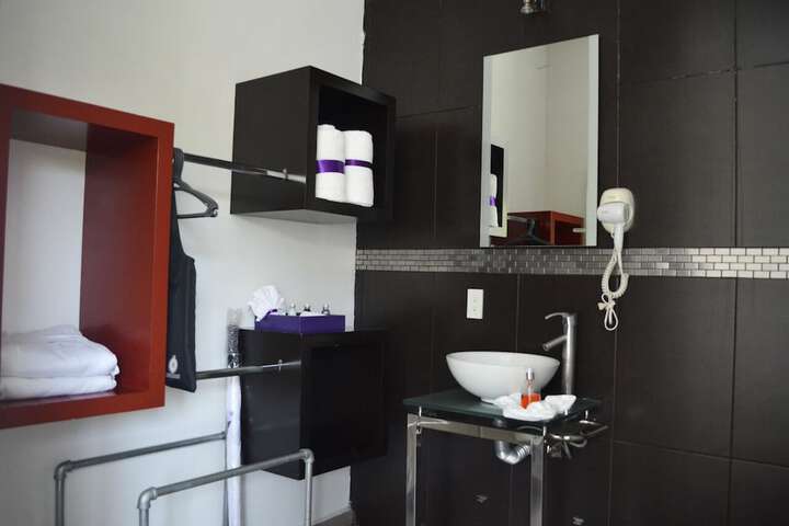 Room 106 of 165