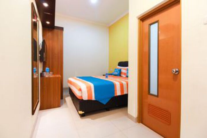 Room 8 of 20