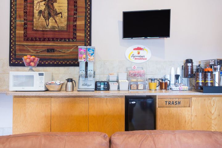 Breakfast/Coffee Service 15 of 19