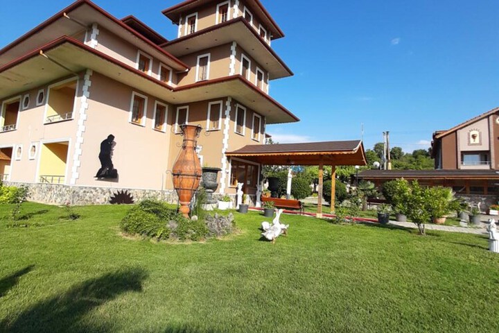 Hotel 48 of 52
