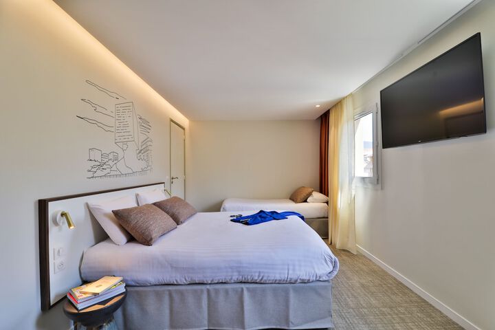 Room 18 of 80
