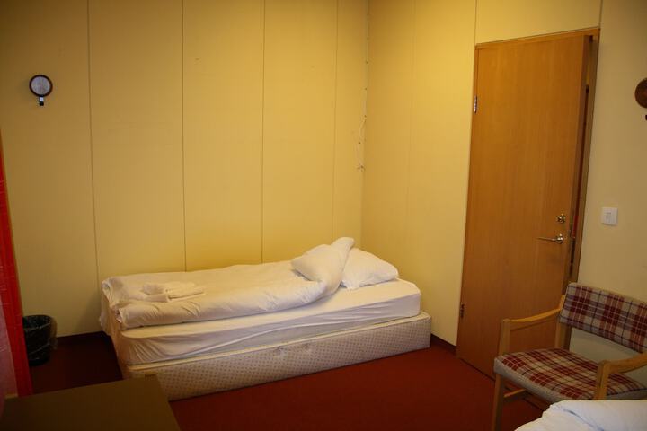 Room 10 of 65
