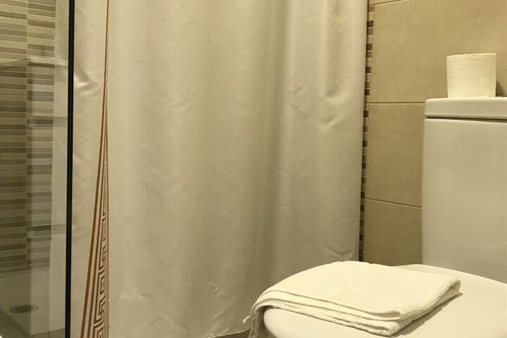 Room 27 of 45