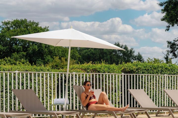 Hotel with Pool
