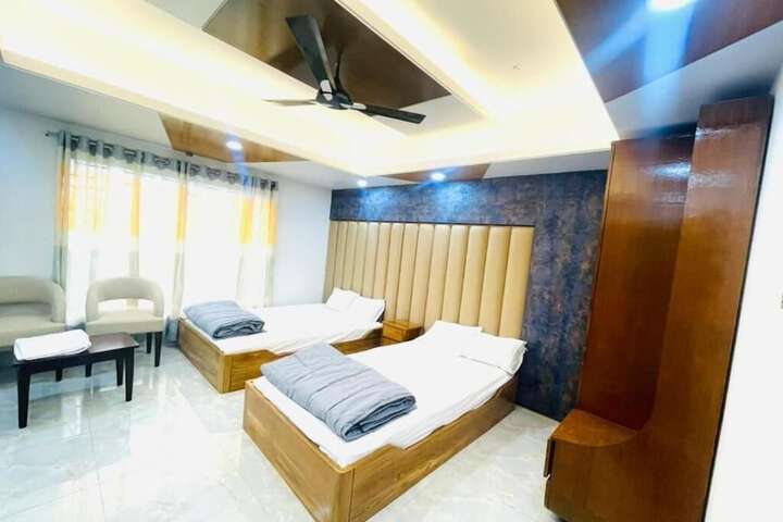 Room 6 of 19