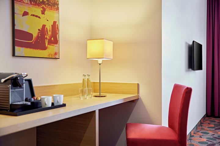 Room 15 of 38