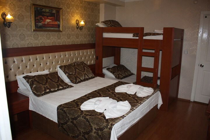 Room 12 of 34