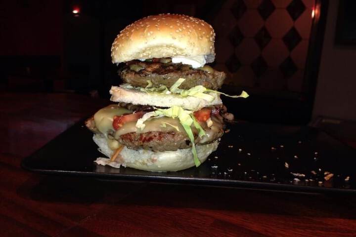 Dining 27 of 33