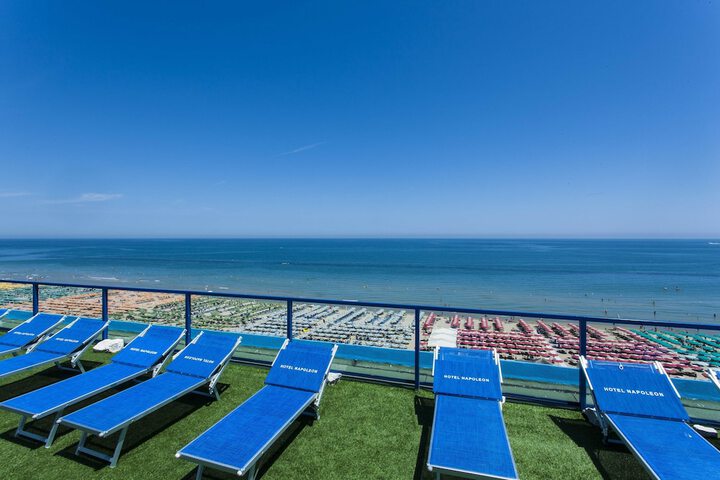 Sundeck 36 of 39