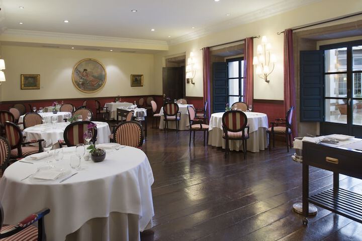 Dining Photos