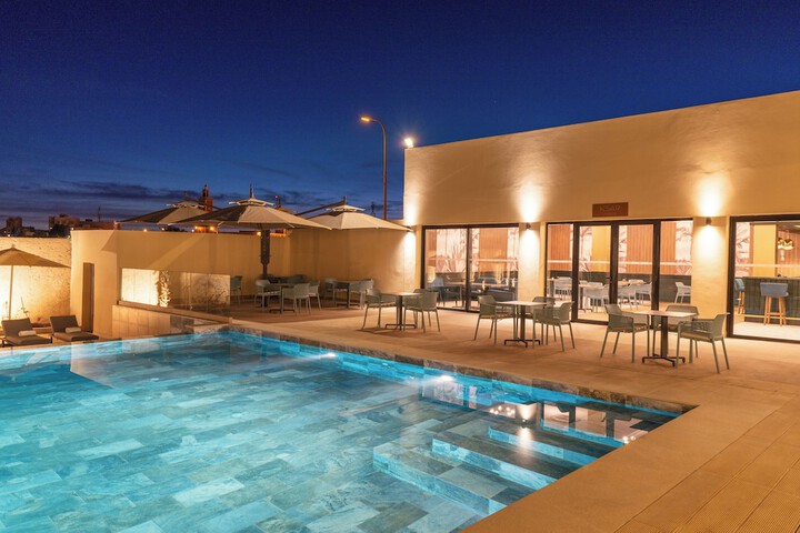 Hotel Pool