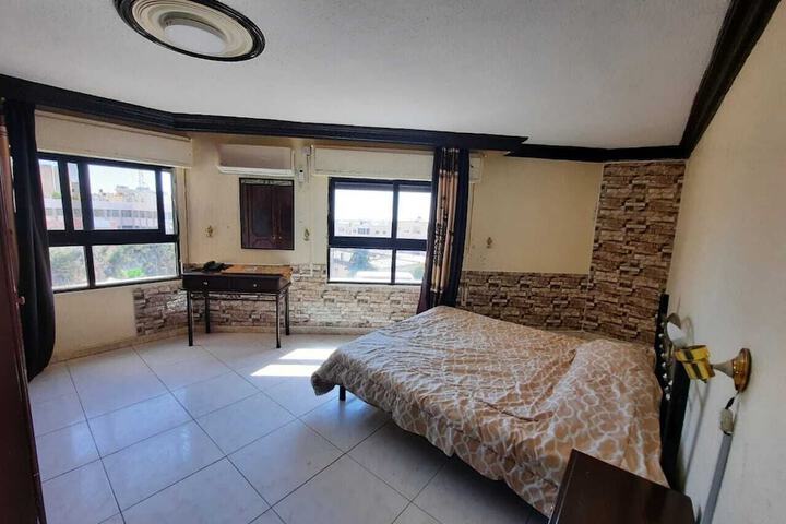 Room 6 of 14