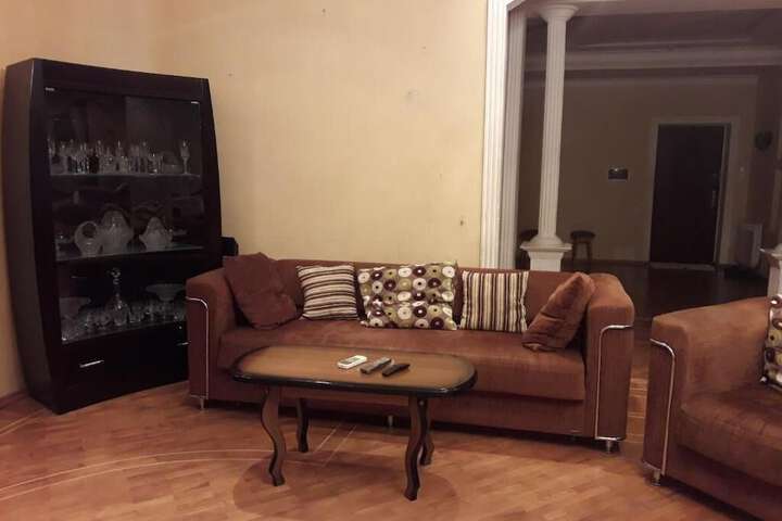 Room 12 of 19