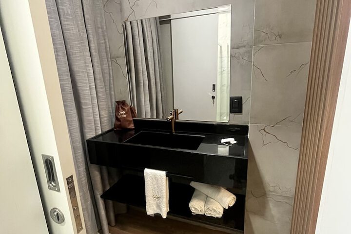 Room 73 of 113