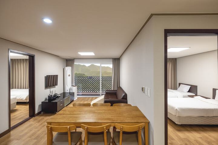 Room 12 of 81