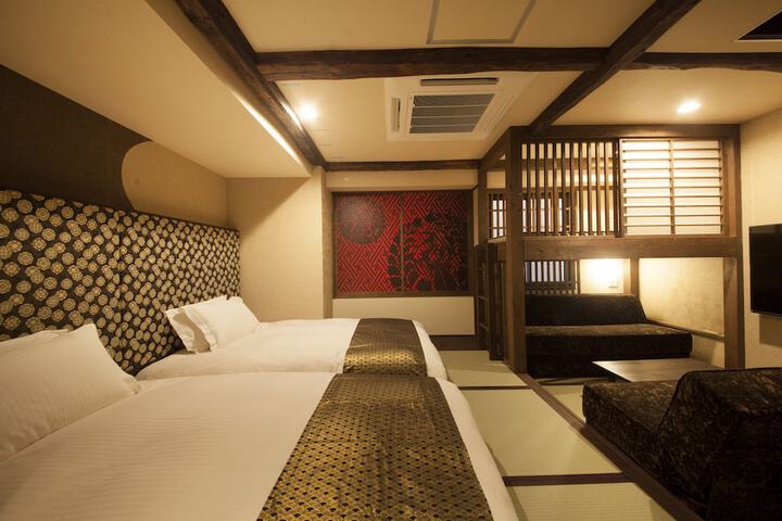 Room 9 of 74
