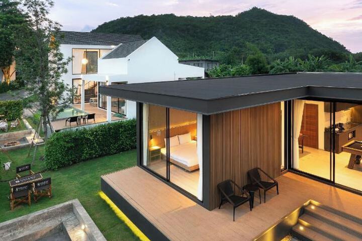 8 Valley KhaoYai