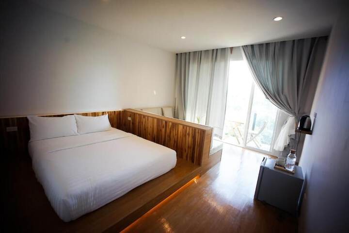 Room 8 of 20