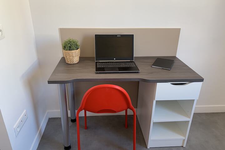 Room 4 of 25