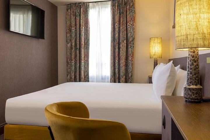Room 3 of 41