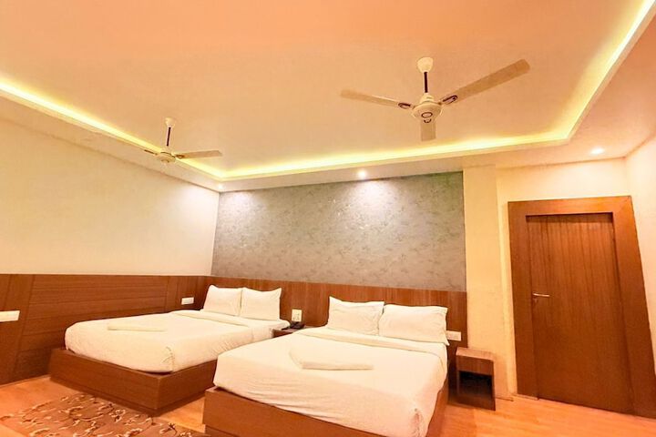 Room 6 of 19