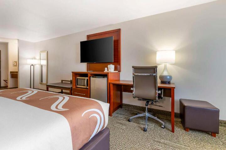 1 King Bed Upgrade (10 of 20)