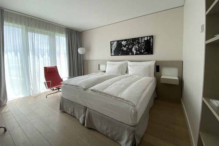 Room 30 of 100