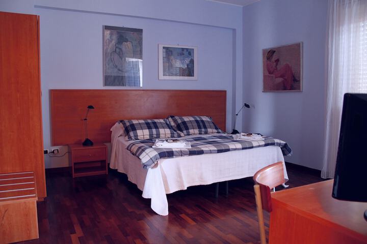 Room 8 of 23