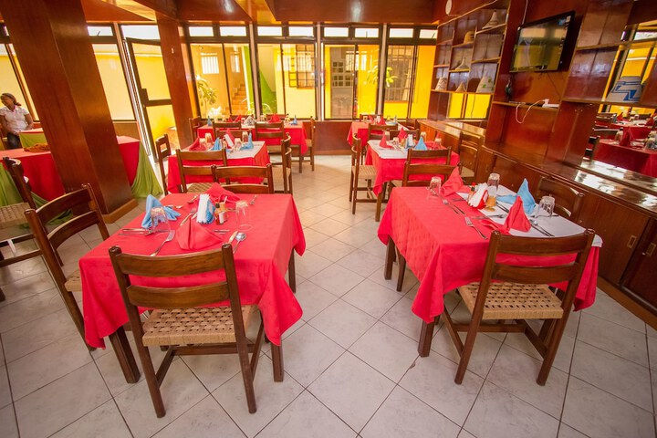 Dining 57 of 68