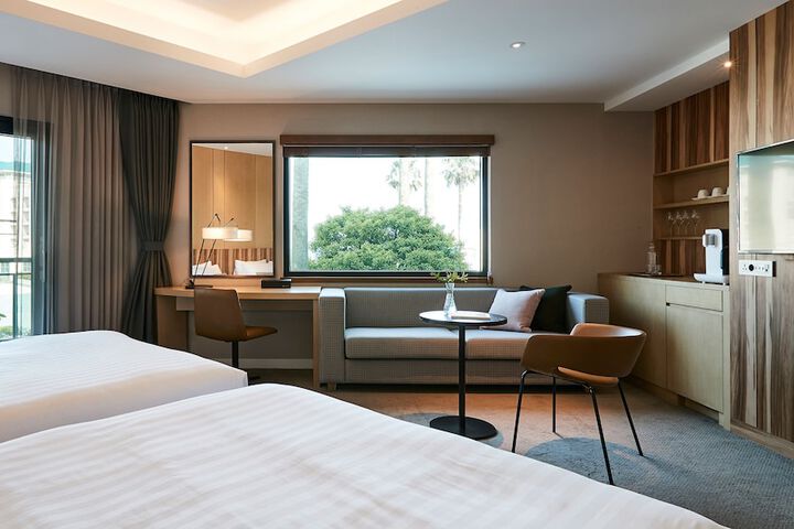 Room 27 of 145