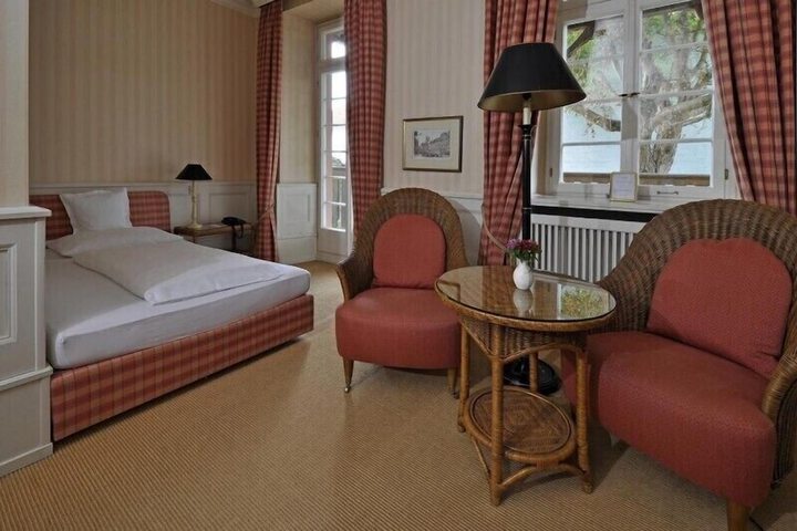 Room 16 of 37