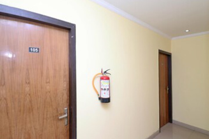 Ballroom/Hall 9 of 23
