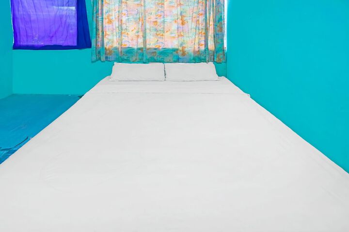 Room 13 of 20