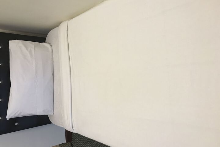 Room 3 of 71