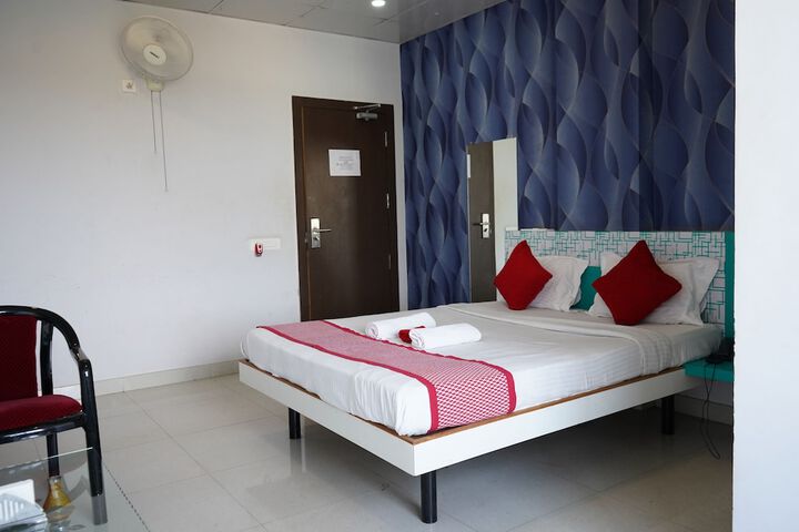 Room 11 of 37