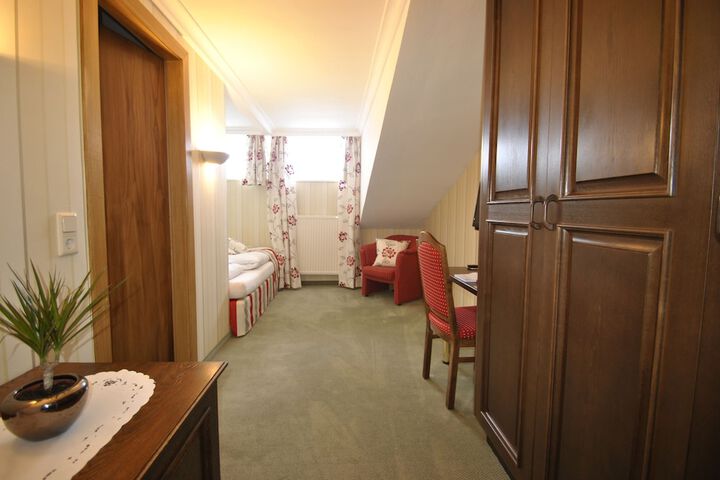 Room 8 of 53