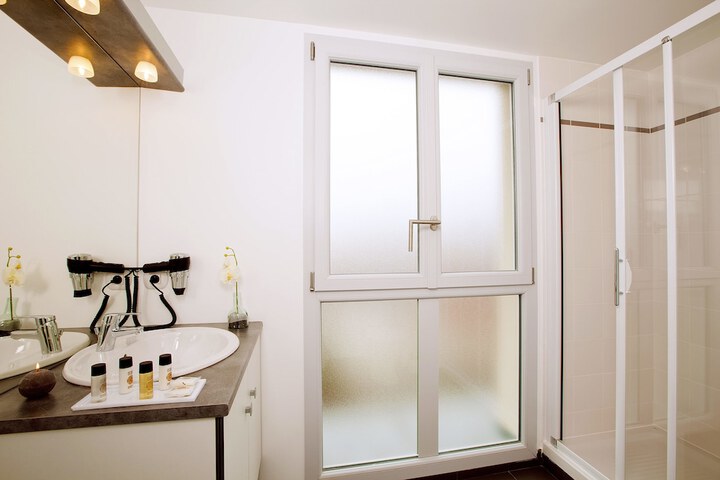 Room 4 of 25