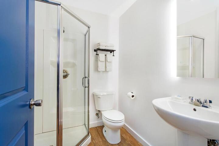 Standard Double Room (1 of 15)