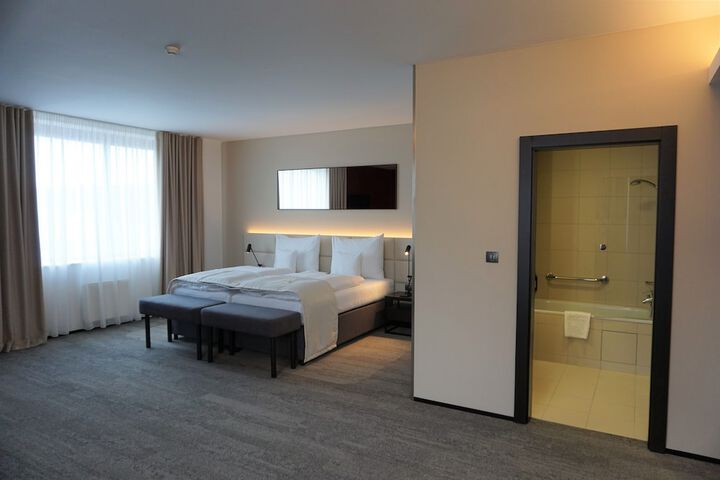 Room 38 of 65