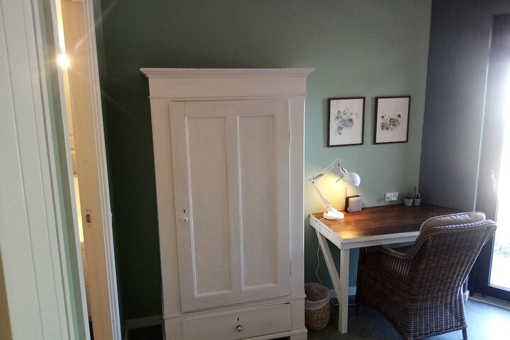 Room 18 of 76