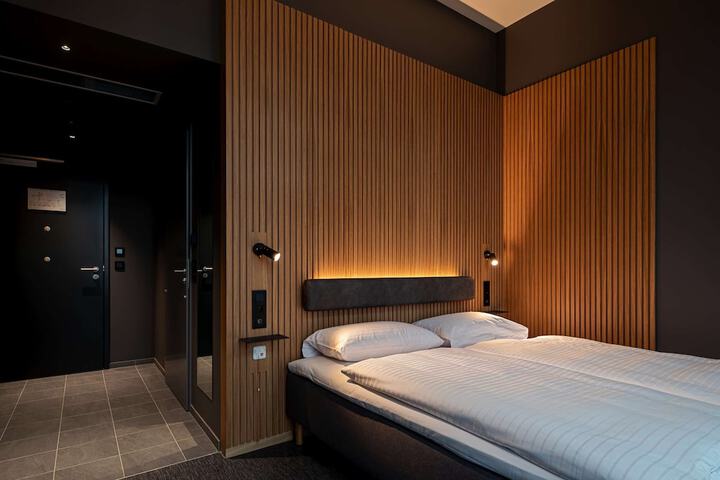 Room 50 of 90