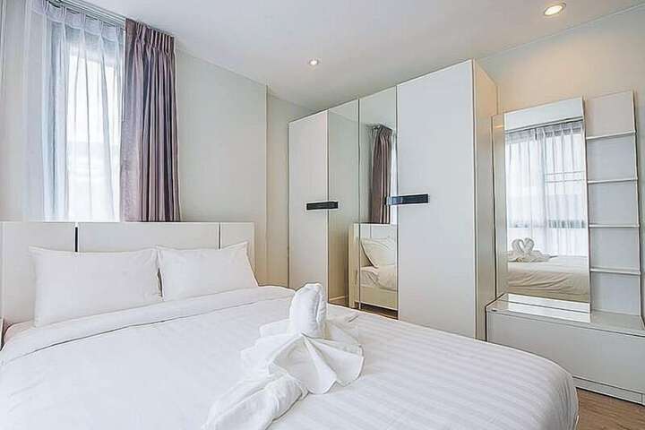 Room 10 of 17