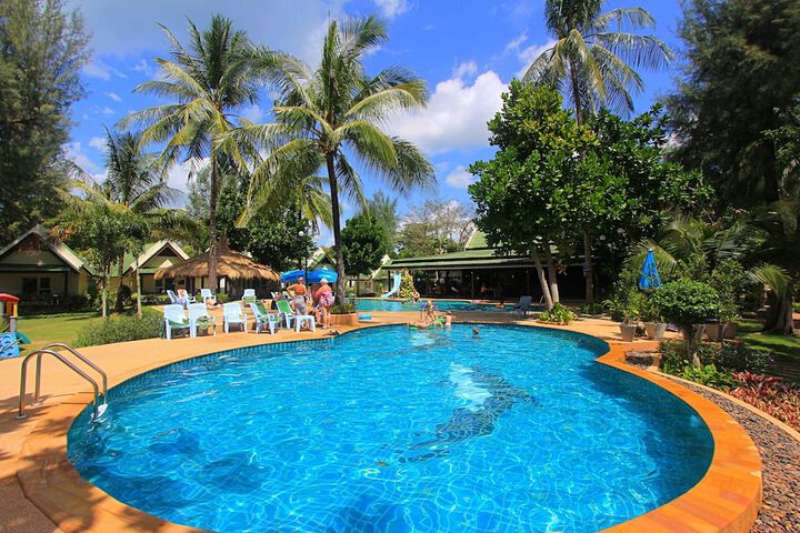 Pool 105 of 149