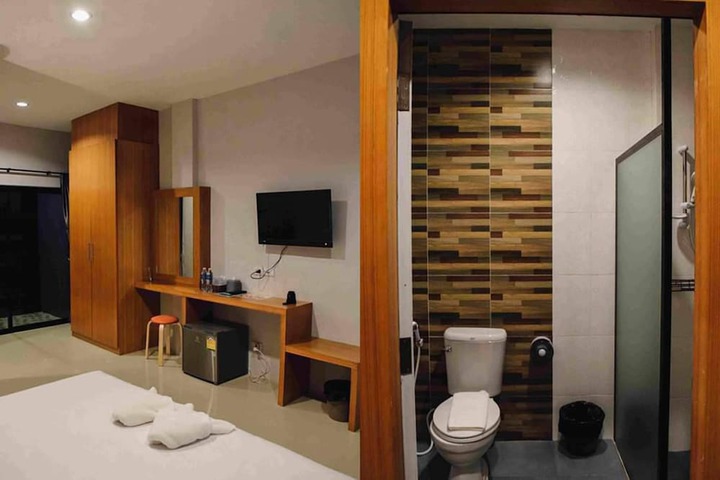 Room 12 of 92