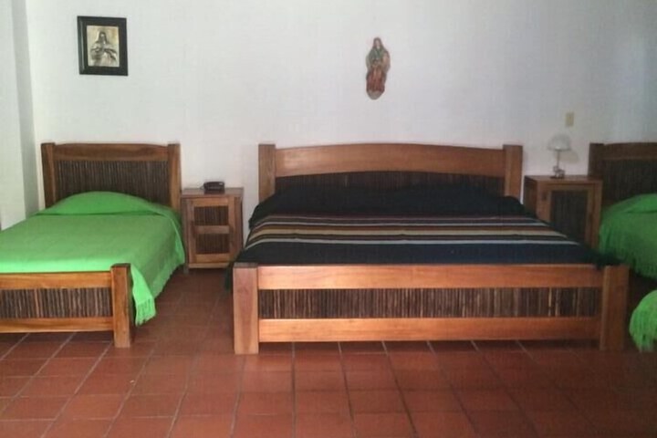 Room 5 of 18
