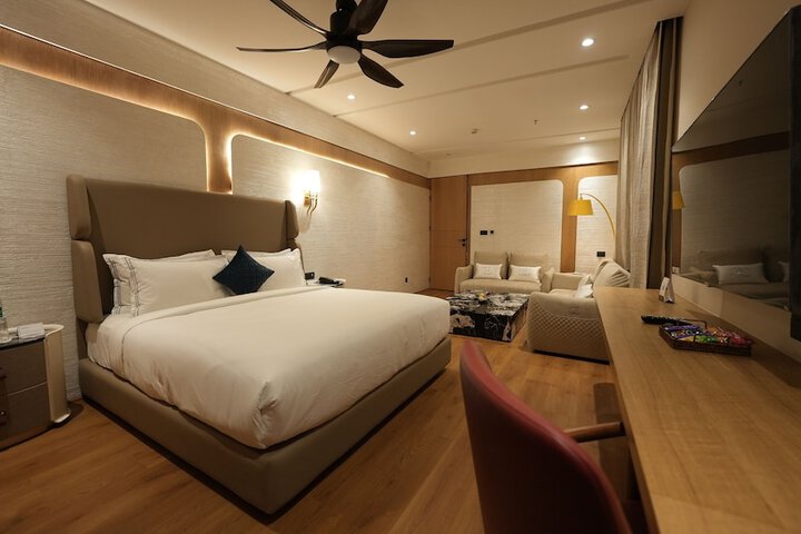 Room 13 of 50