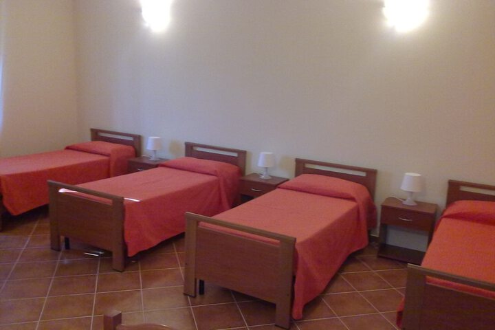Room 3 of 65