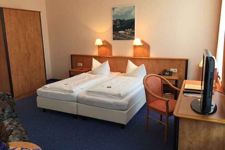 Room 5 of 30