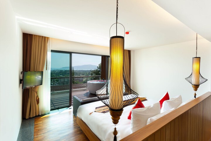 Room 3 of 61